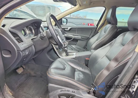 2013 Volvo Xc60 T6 z USA, uszkodzony, nr VIN YV4902DZ8D2457187